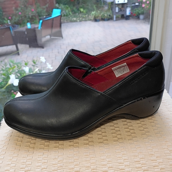 Merrell Shoes - Merrell Black Leather Women's Mules.Size 9 New Condition